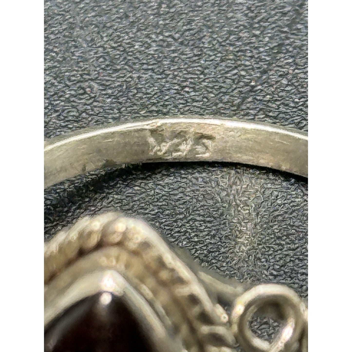 Excellent Used Condition Sterling Silver Genuine Garnet Ring Size 7.00 925 P19
