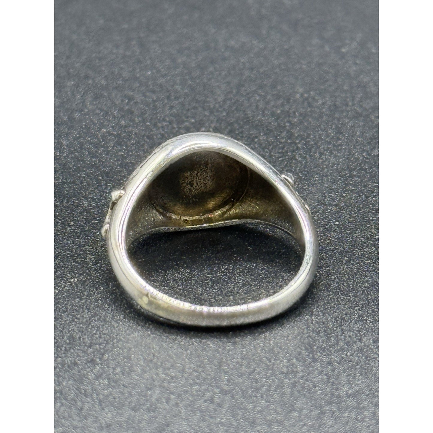 New Condition Sterling Silver Praying Hands Ring Size 7.00 925