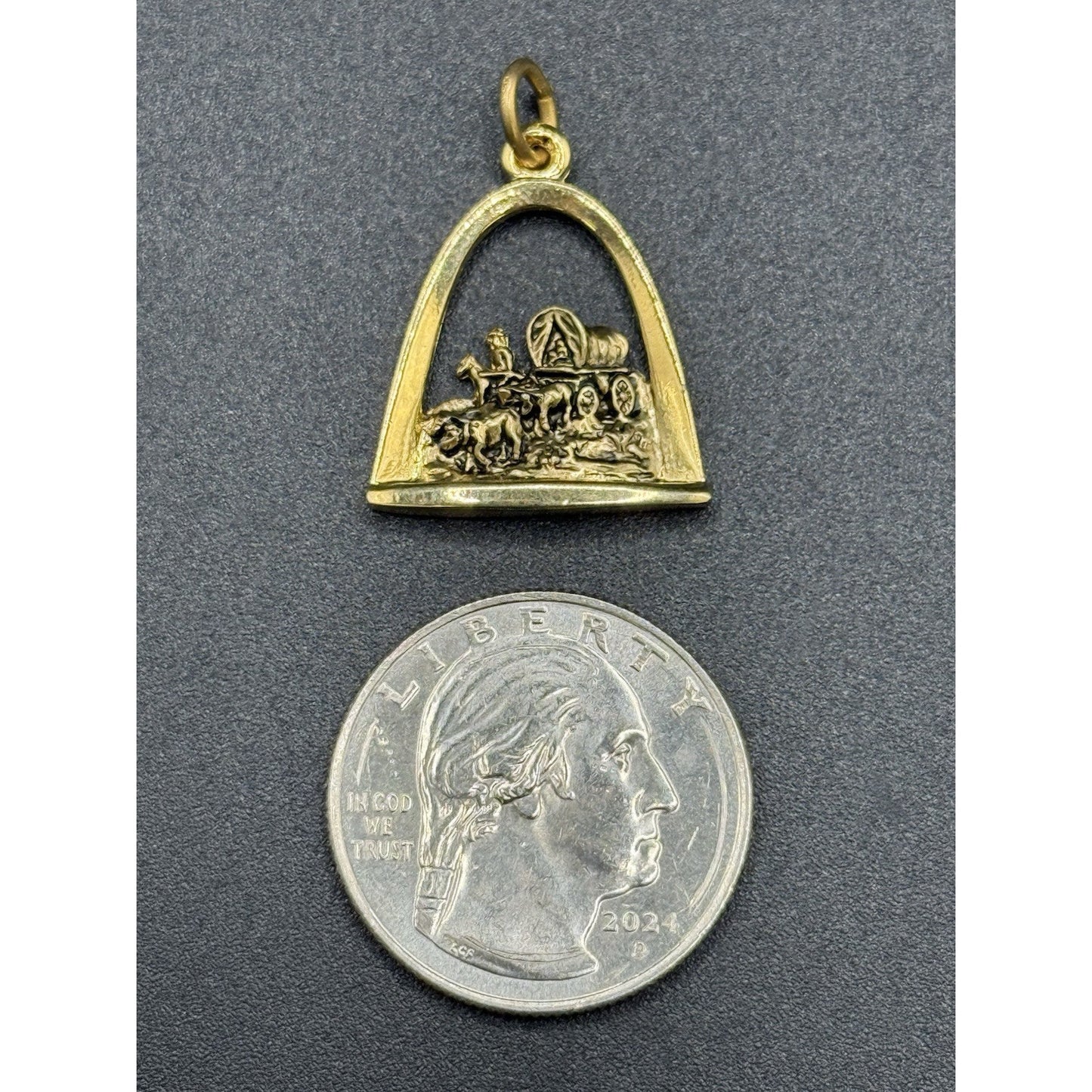 Gold Tone St. Louis Arch Way Charm Vintage P10