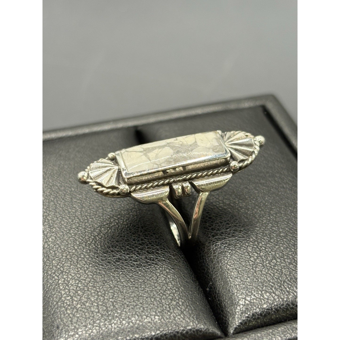 New Condition White Buffalo Sterling Silver Ring Size 6