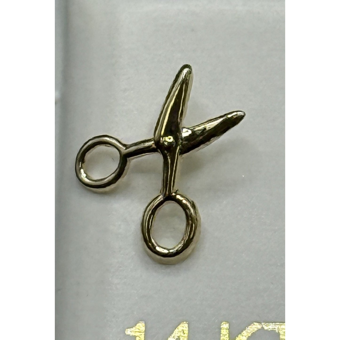 New Condition 14k Dainty Scissors Stud Earrings