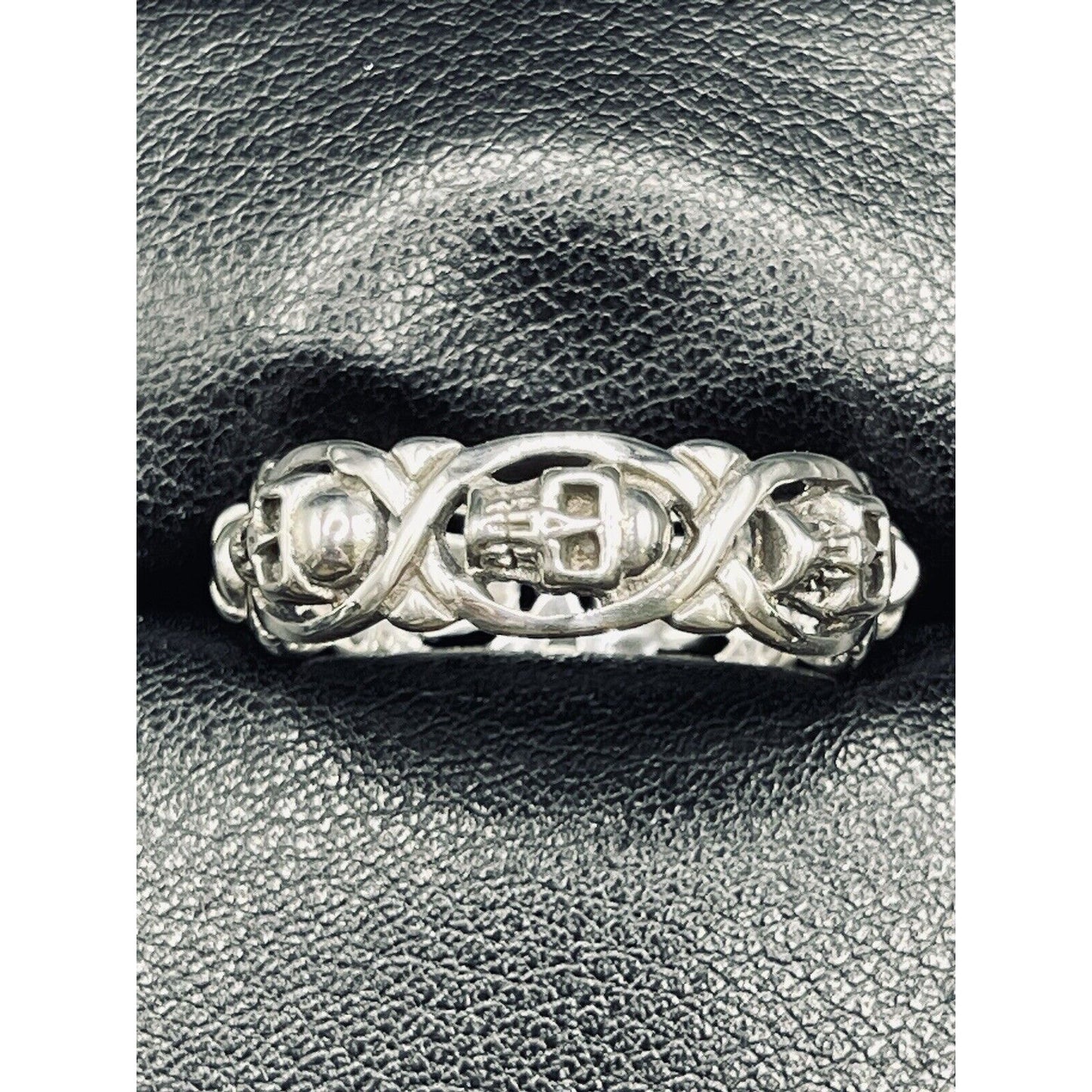 New Condition Sterling Silver Skull Band Ring Size 13.00