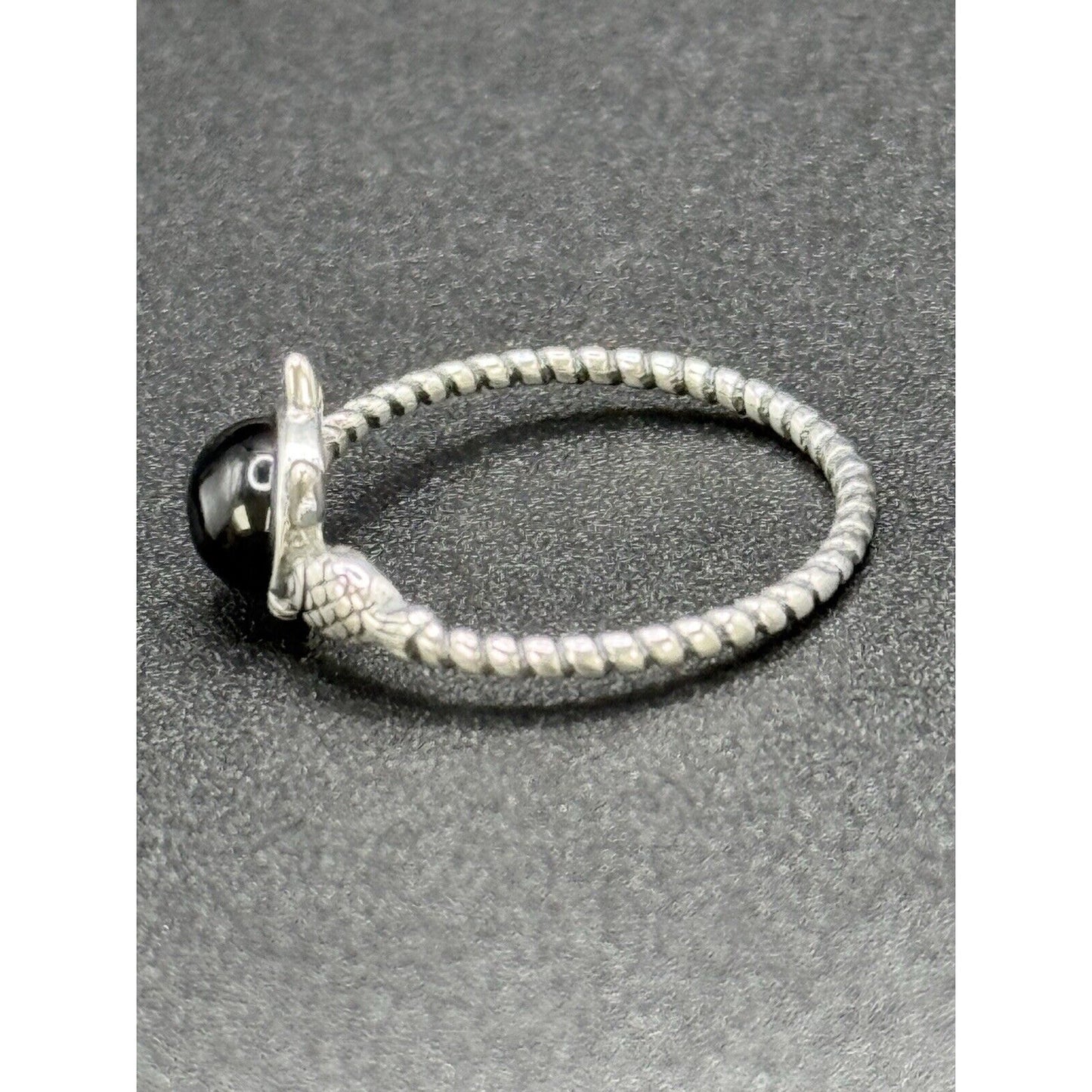 New Condition Sterling Silver Dainty Cat Fish Onyx Ring Size 7.00