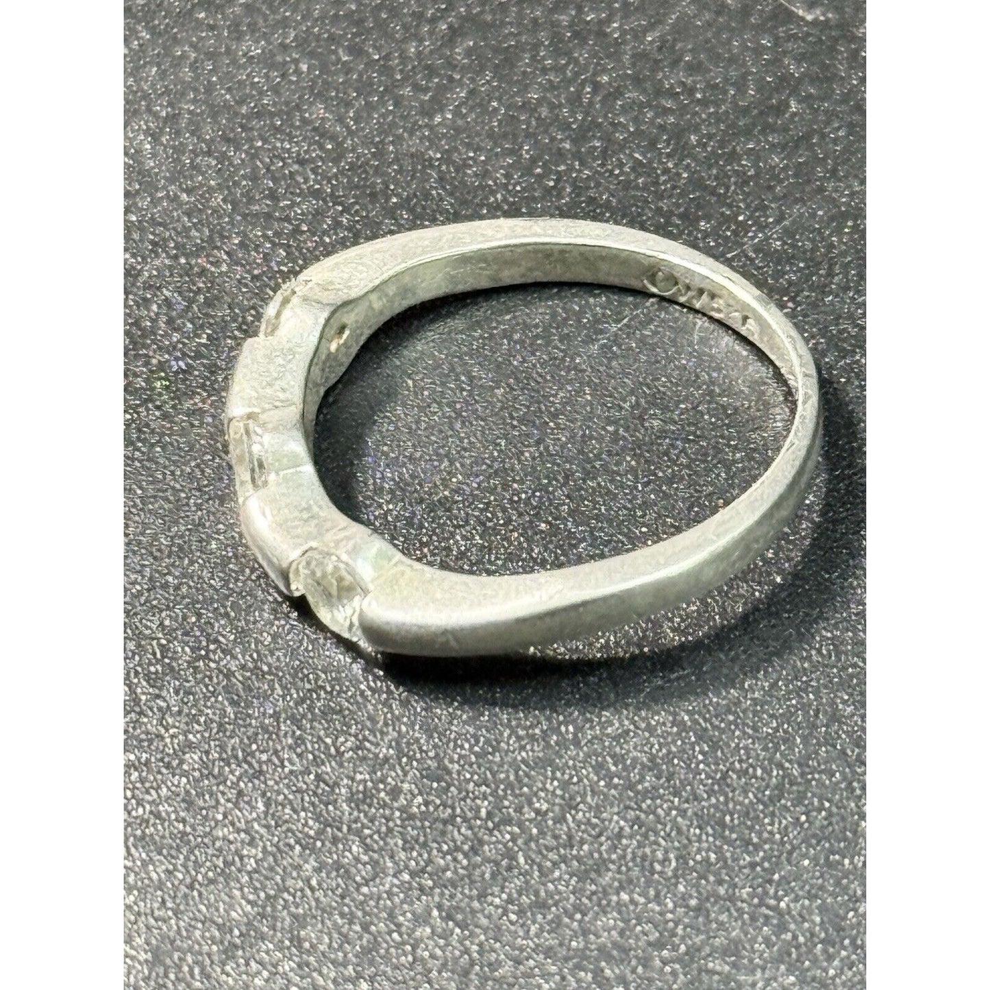 Vintage Sterling Silver Three Cubic Zirconia Band Ring Size 6.00 M29