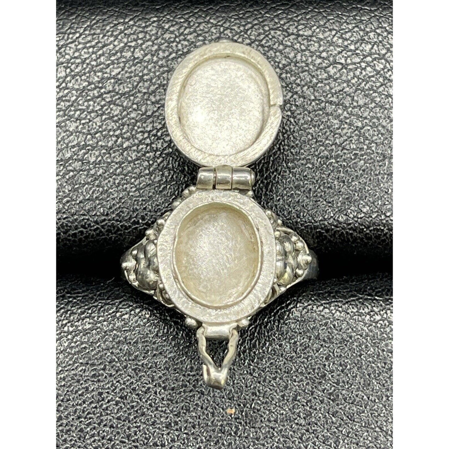 New Condition Sterling Silver Genuine Lapis Lazuli Poison Ring Size 7.00