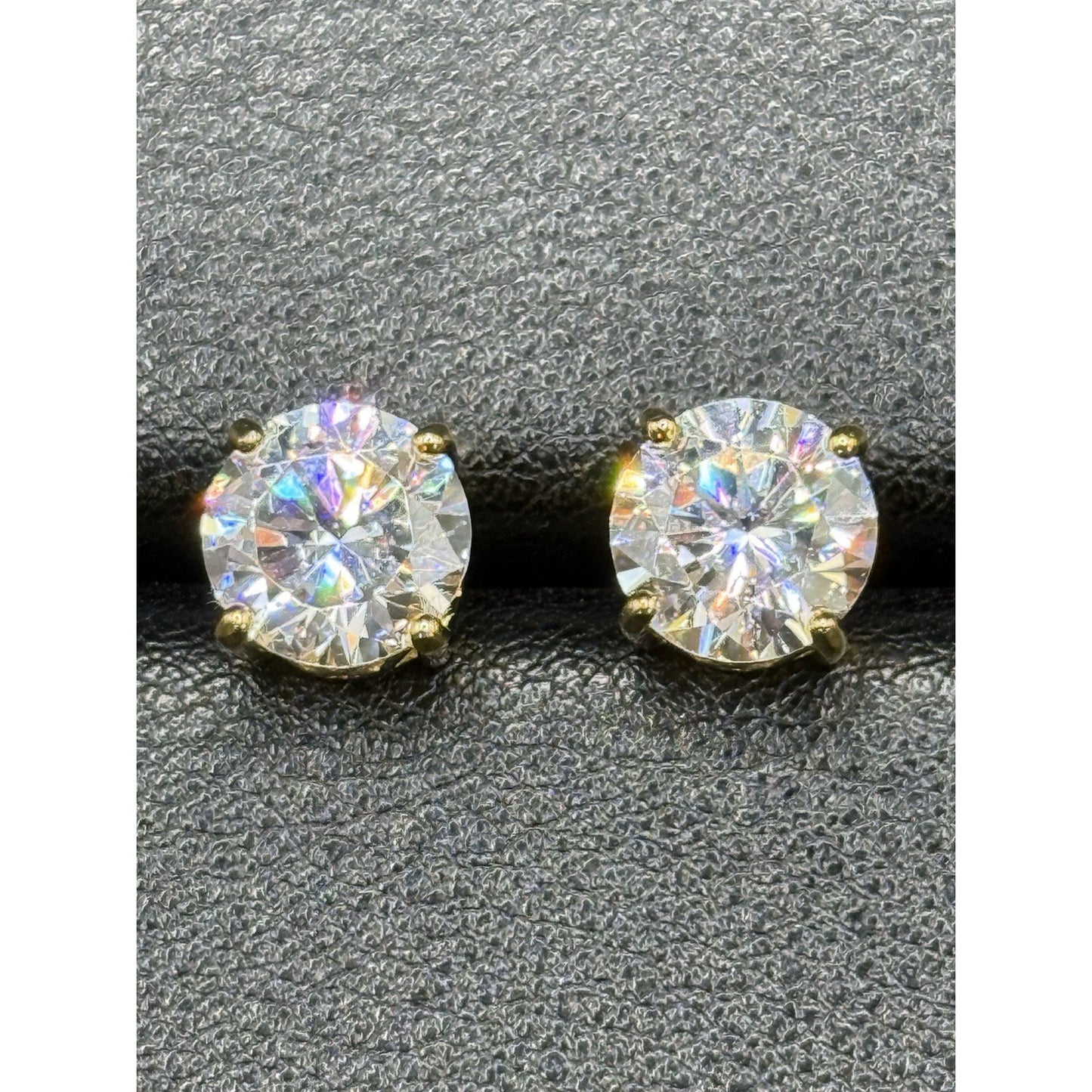 EUC Gold Sterling Silver 6 Carat Total Cubic Zirconia Studs N17
