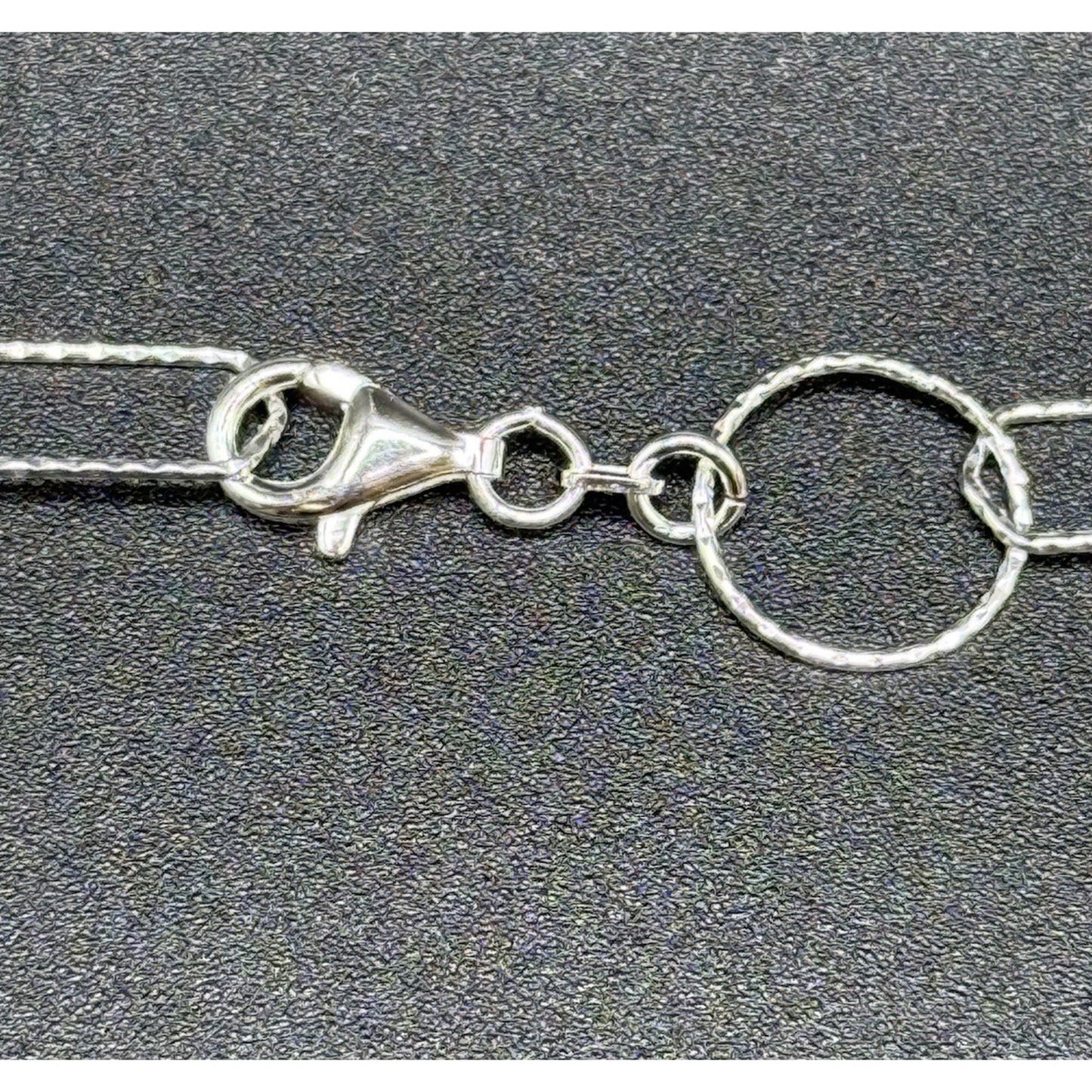 New Condition 22” Sterling Silver Staple Circles Necklace 925