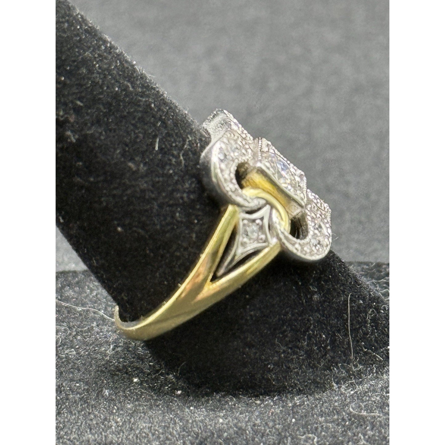 New Condition Two Tone Sterling Silver Moissanite Ring Size 7.00 P18