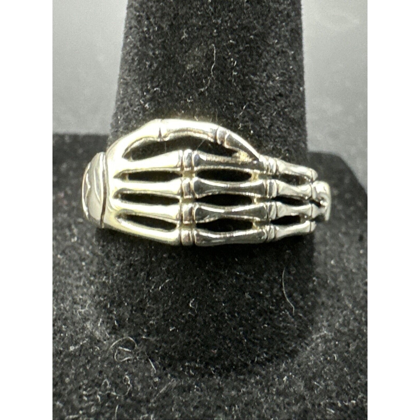 New Condition Sterling Silver Skeleton Hands Ring Size 7