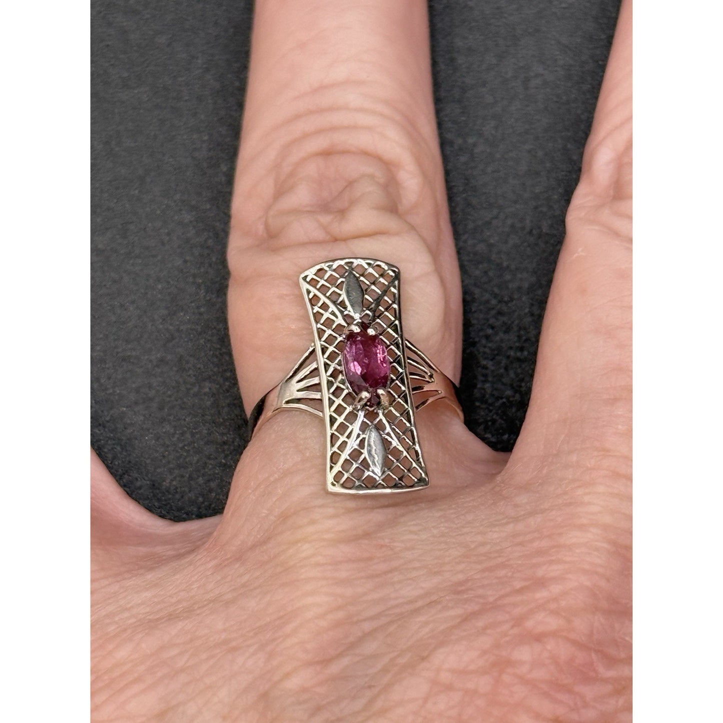New Condition Sterling Silver Pink Tourmaline Genuine Ring Size 7 P19