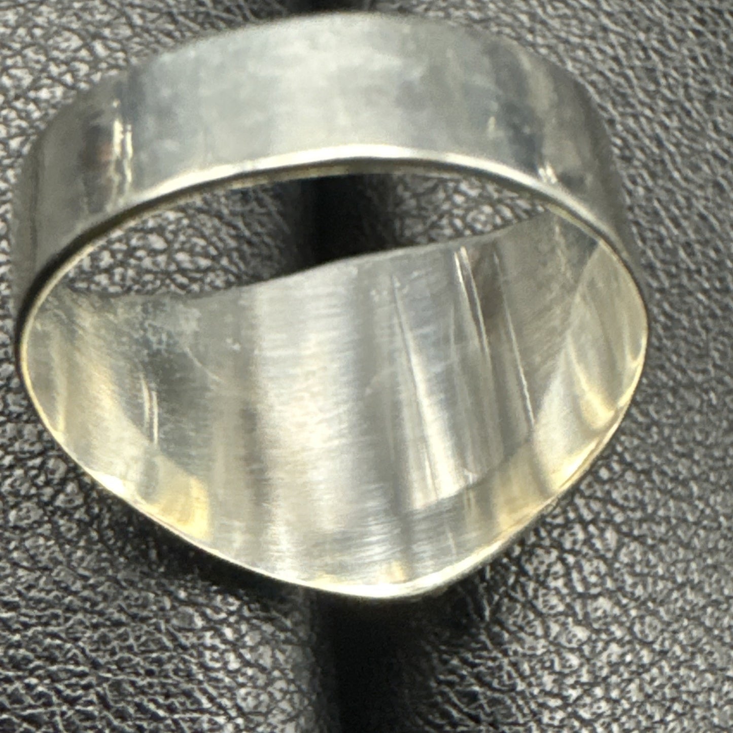 New Condition Sterling Silver Bali style Turquoise Ring Size 7