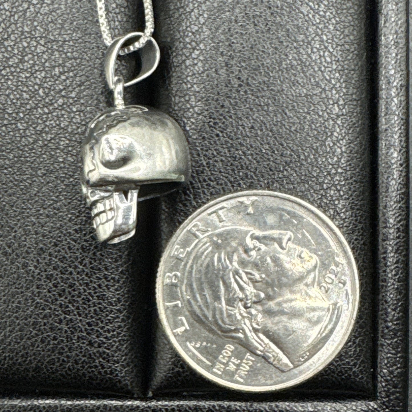 New Condition 20” Sterling Silver Skull Pendant Necklace 925