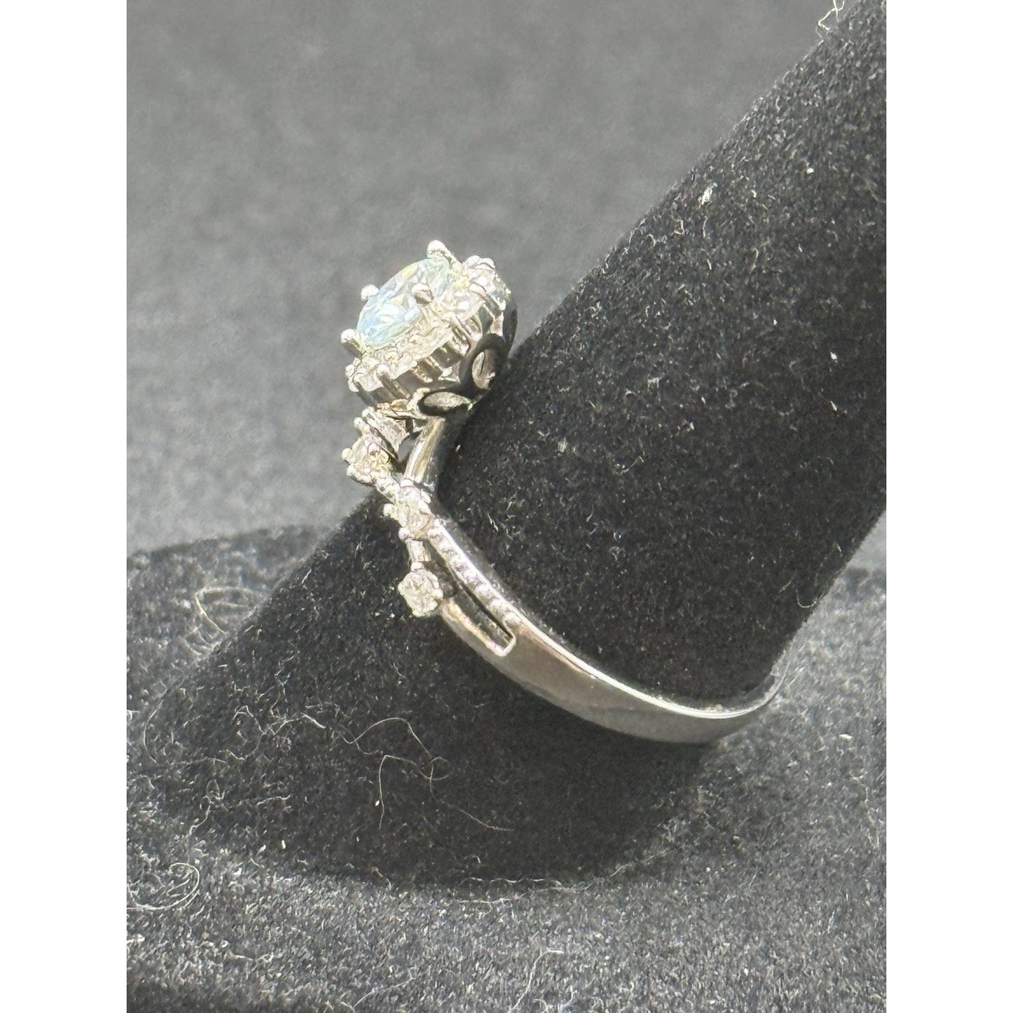 New Condition Sterling Silver Moissanite Free Form Ring Size 6.50 GRA
