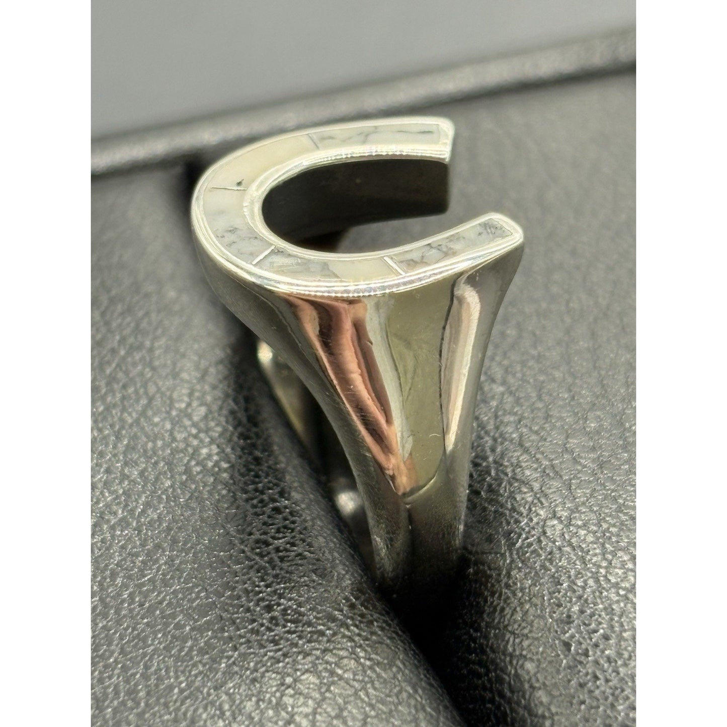 New Condition Sterling Silver White Jasper Horseshoe Ring Size 9