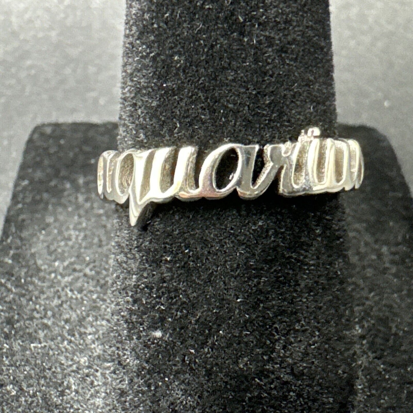 New Condition Sterling Silver Aquarius Zodiac Ring 925 Size 7