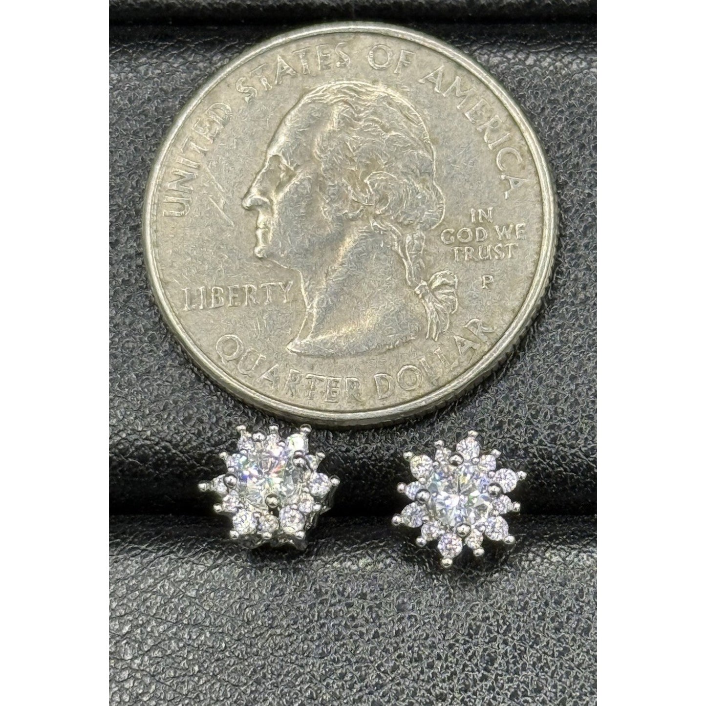 New Condition Sterling Silver Moissanite Starburst Stud Earrings 925