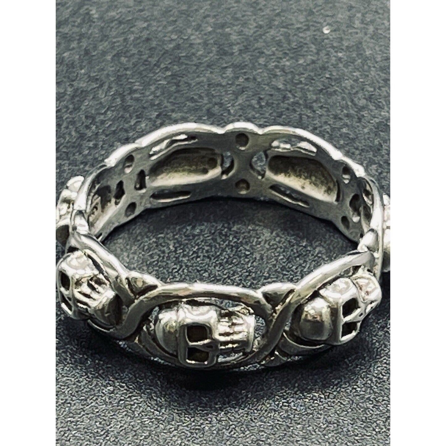 New Condition Sterling Silver Skull Band Ring Size 13.00