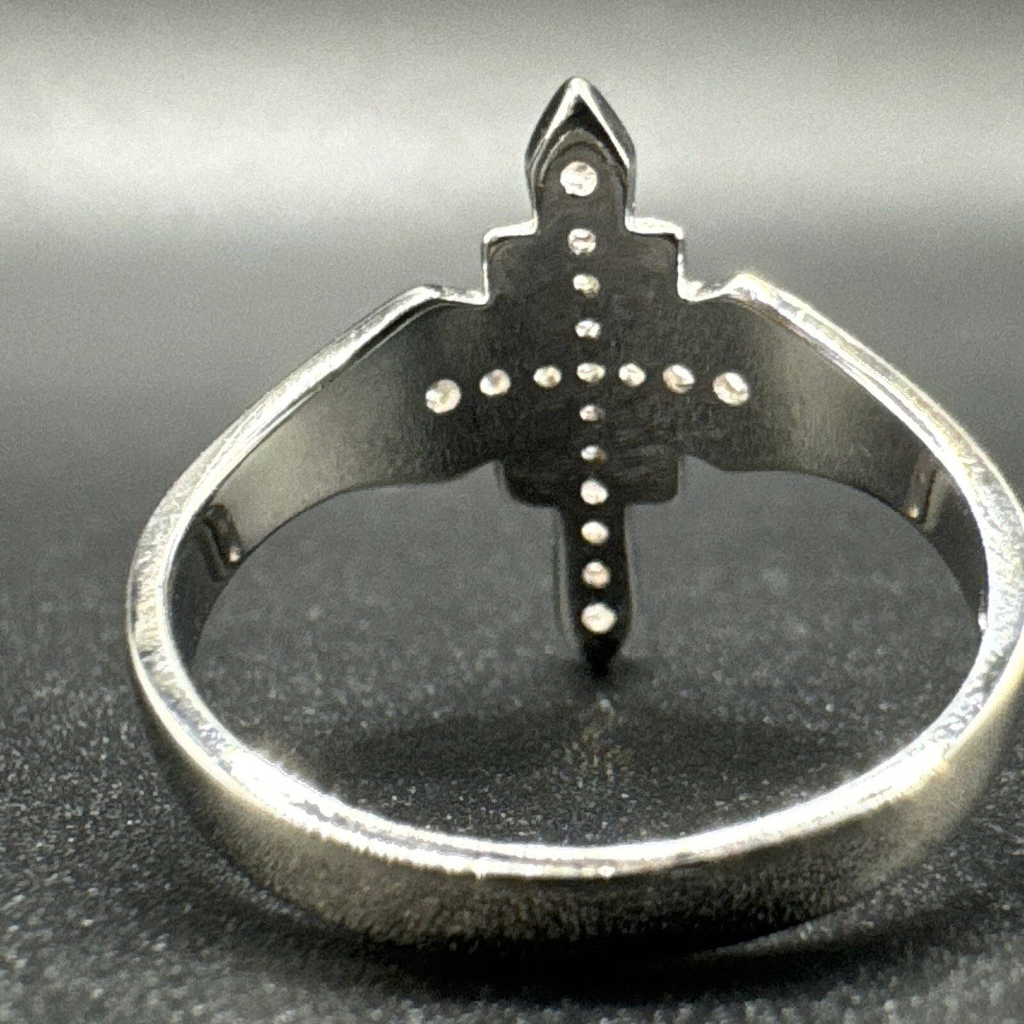 New Condition Sterling Silver CZ Medieval Cross Ring 925 Size 7