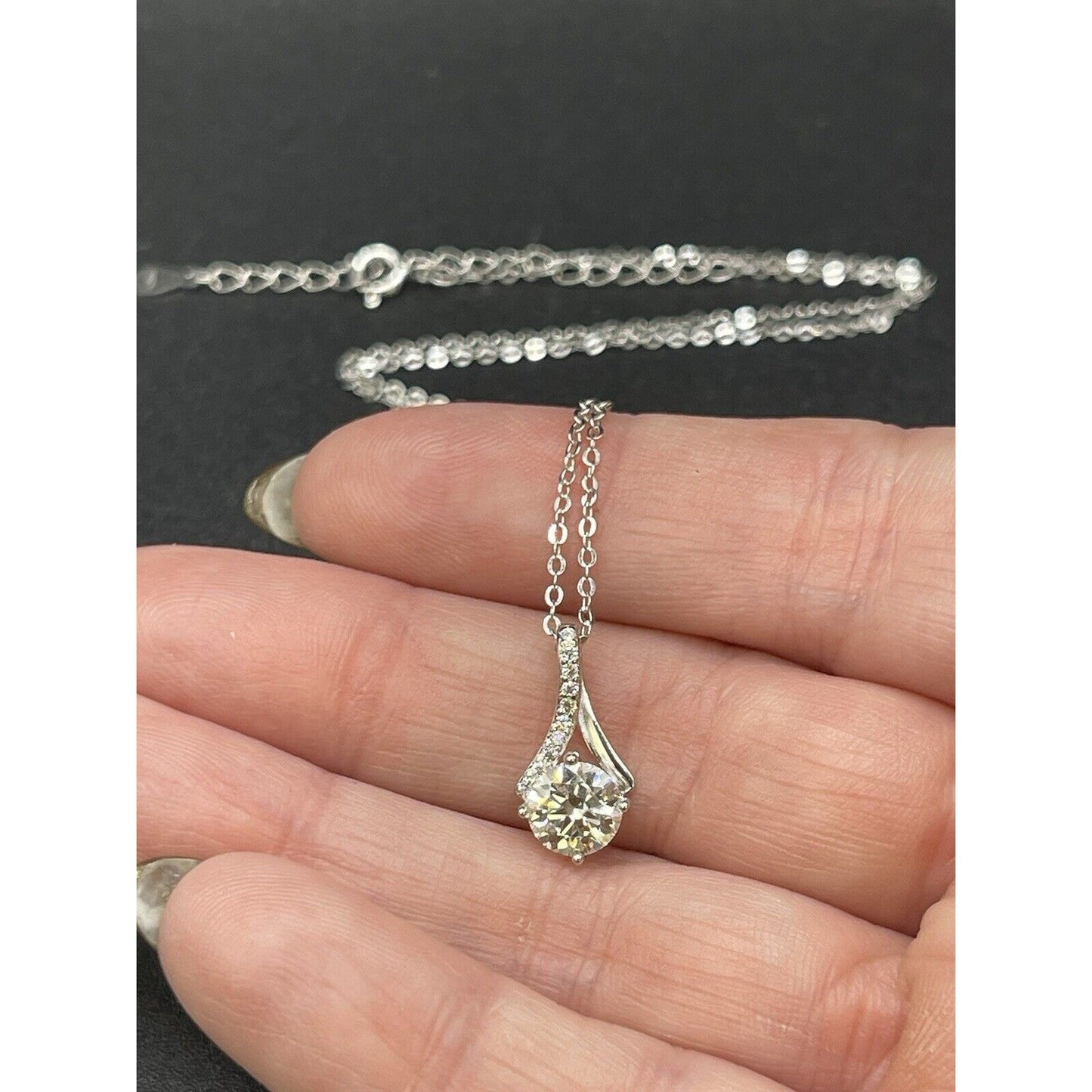 New Condition 18” Sterling Silver 1 Carat Moissanite Pendant Necklace GRA