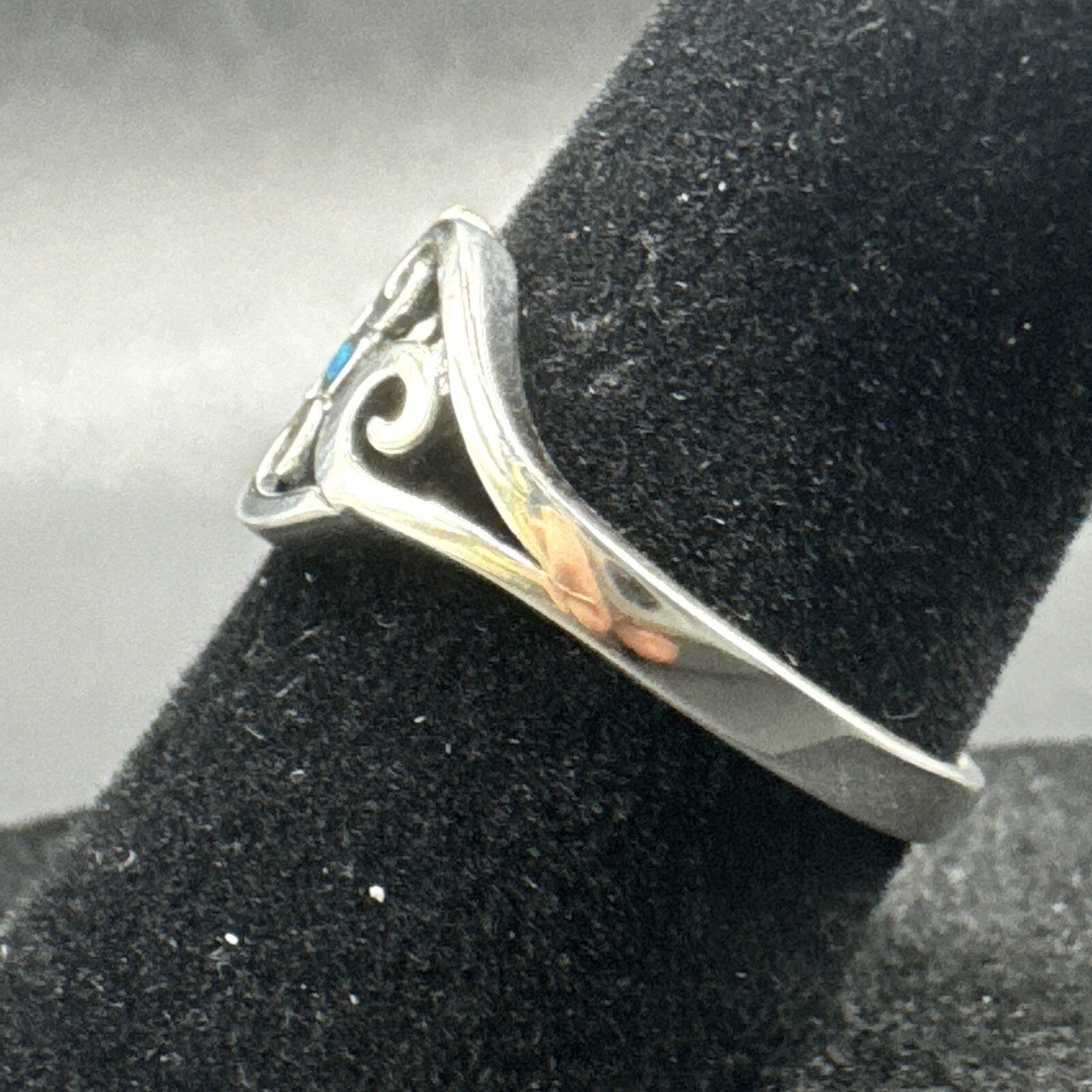 New Condition Sterling Silver Lab Black Opal Cross Scroll Ring 925 Size 7