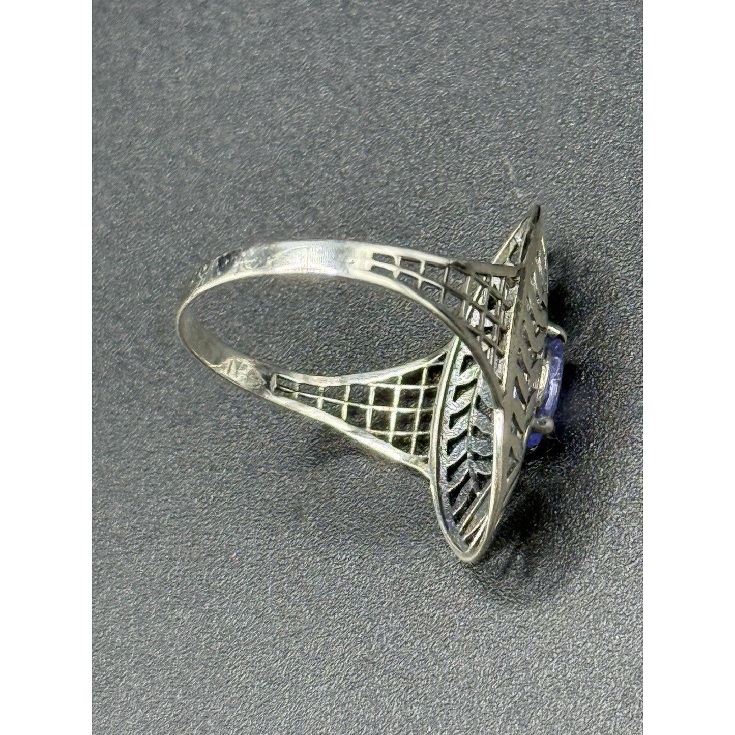 EUC Sterling Silver Genuine Tanzanite Filigree Ring Size 9.00 925 Q21