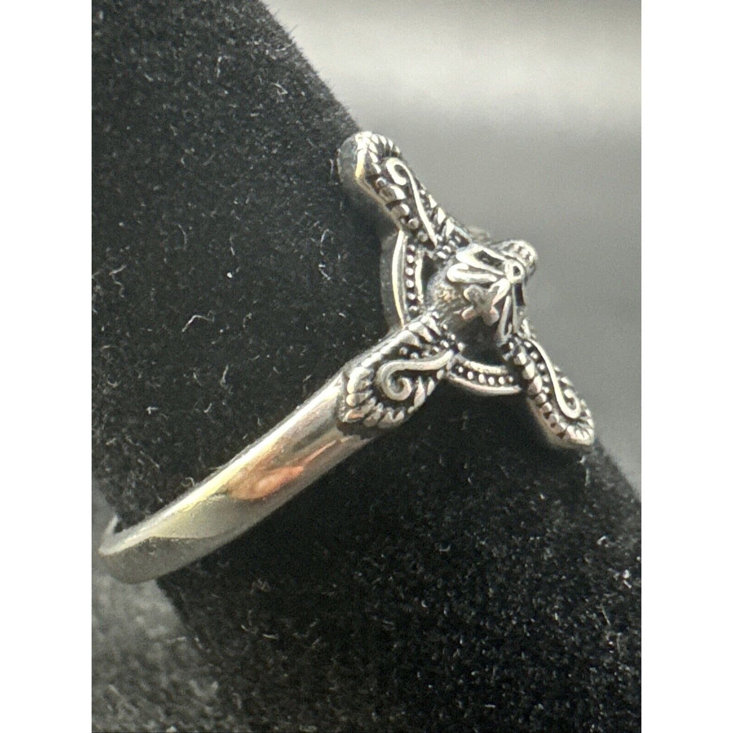 New Condition Sterling Silver Goth Skull Cross Ring 925 Size 7