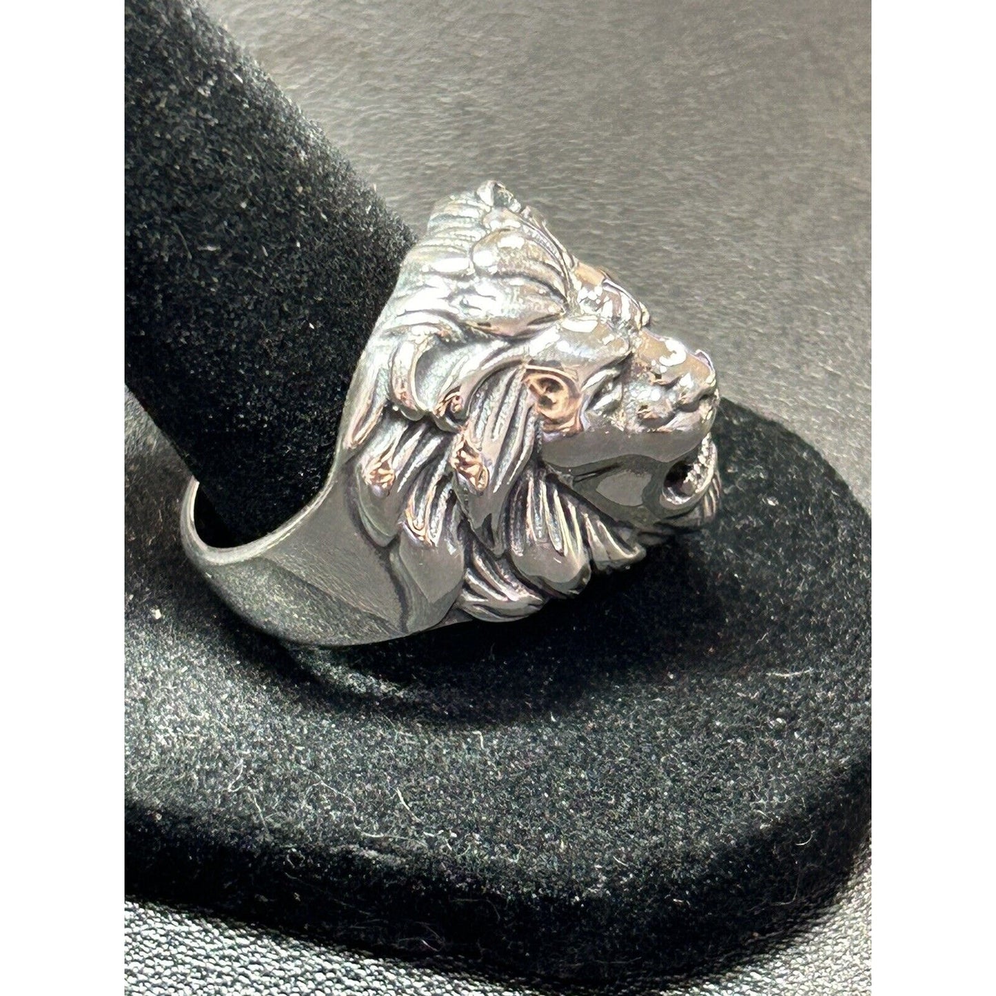 New Condition Sterling Silver Lions Head Ring Size 9.50