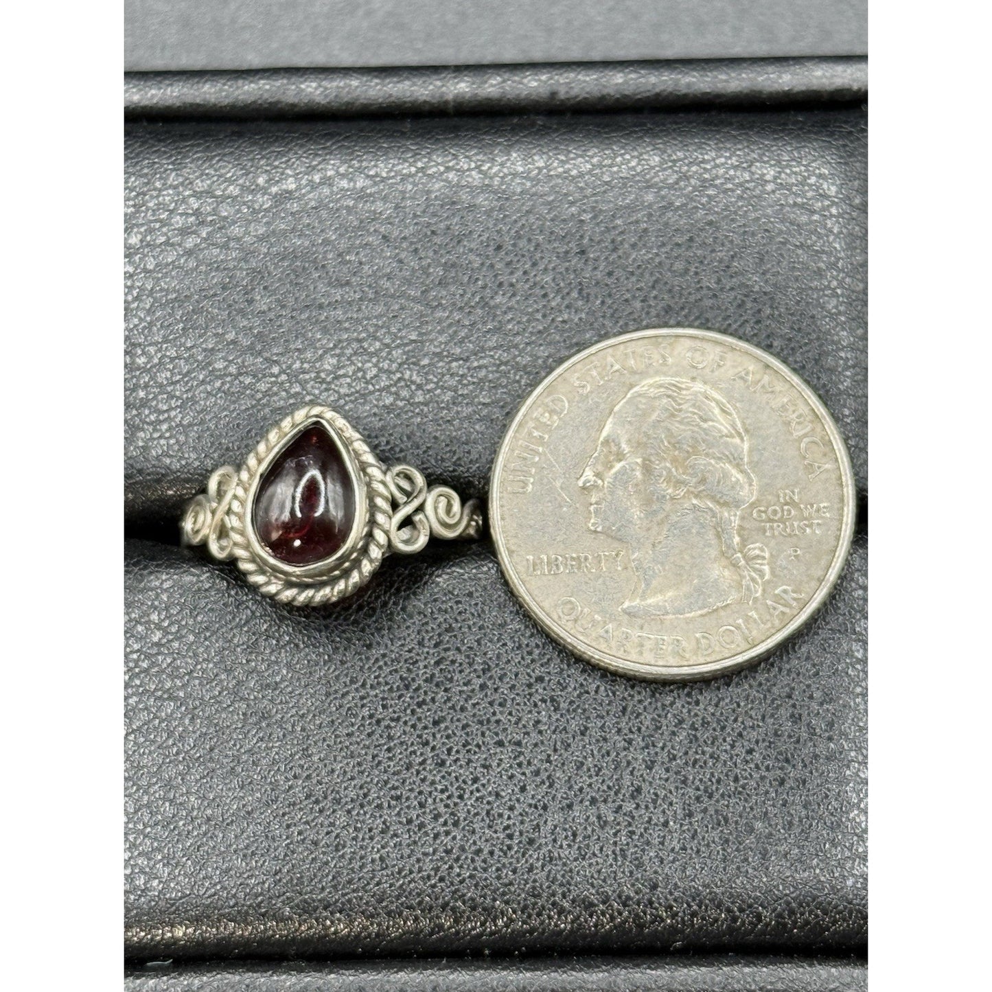 Excellent Used Condition Sterling Silver Genuine Garnet Ring Size 7.00 925 P19