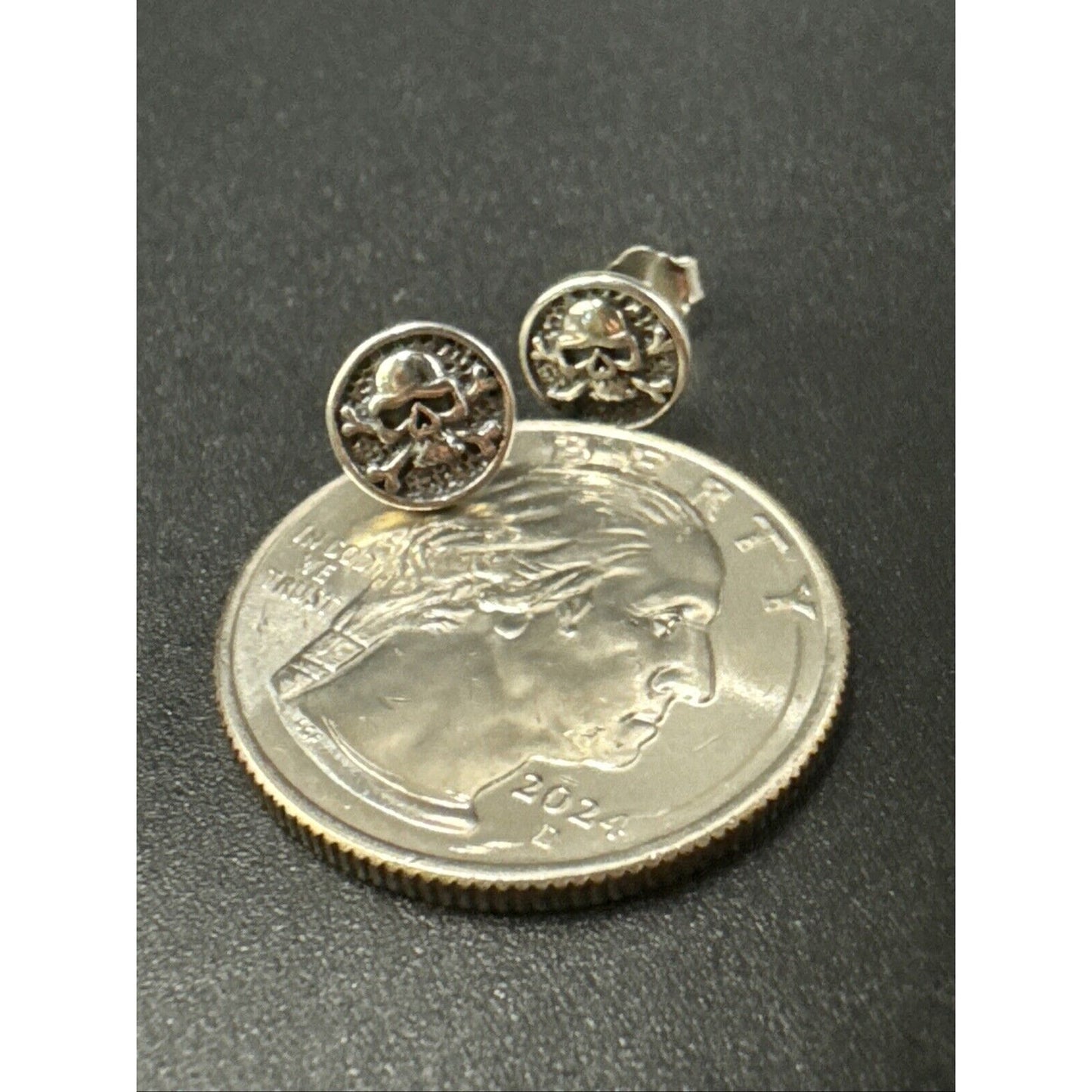 New Condition Sterling Silver Skull Jolly Roger Pirate Stud Earrings 925