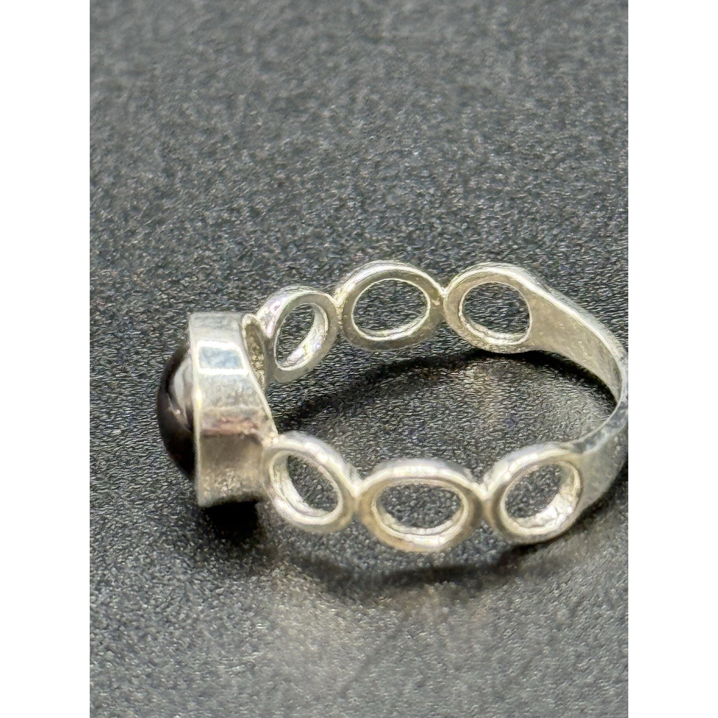 New Condition Sterling Silver Genuine Garnet Ring Size 7.00 925 P19