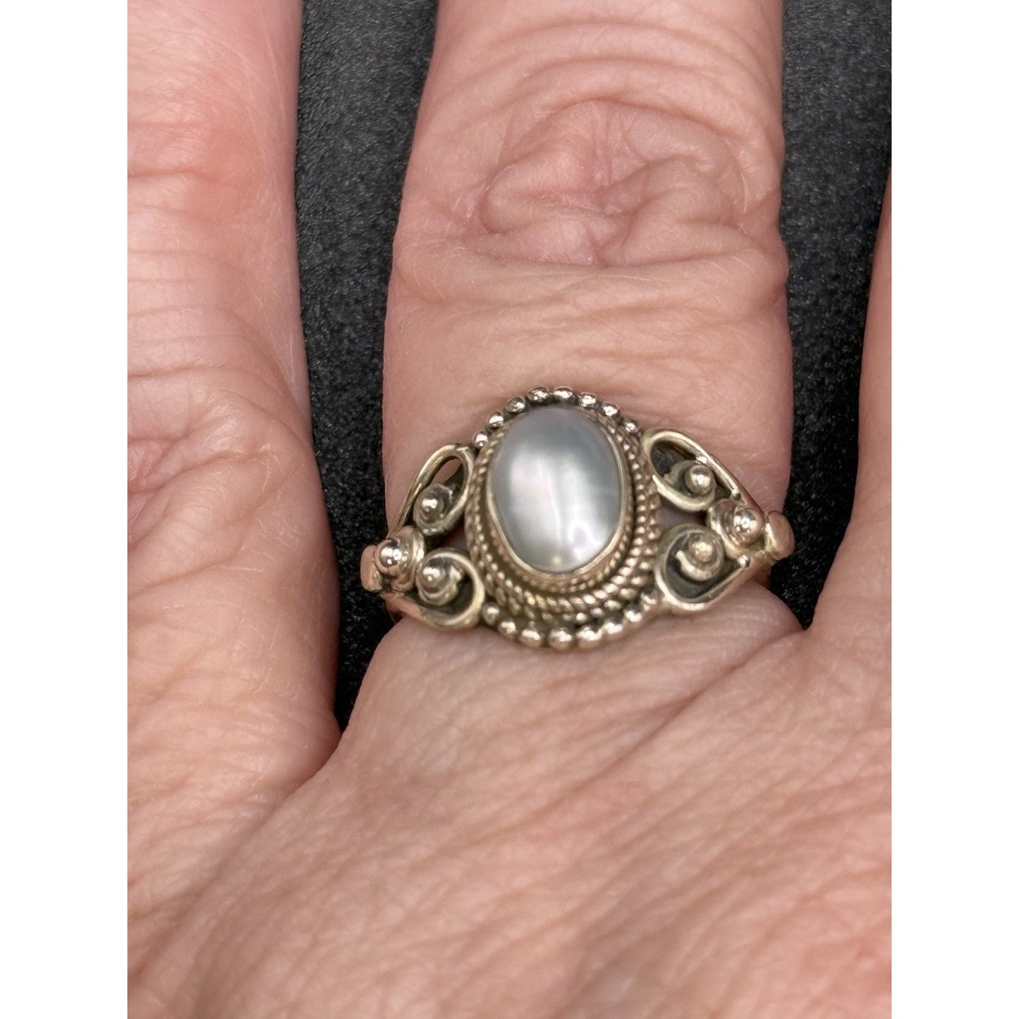 EUC Sterling Silver Genuine Pearl Cabachon Bezel Ring Size 6.00 925 Q21