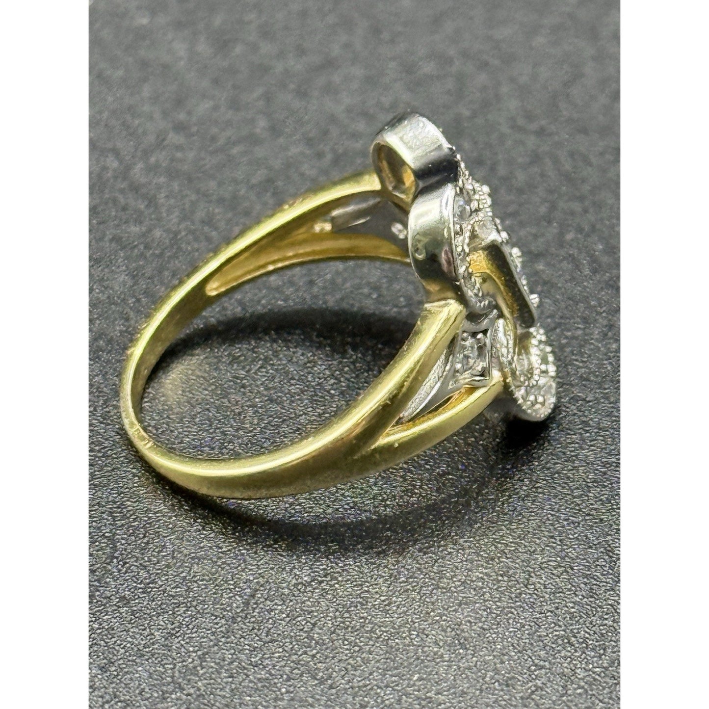 New Condition Two Tone Sterling Silver Moissanite Ring Size 7.00 P18