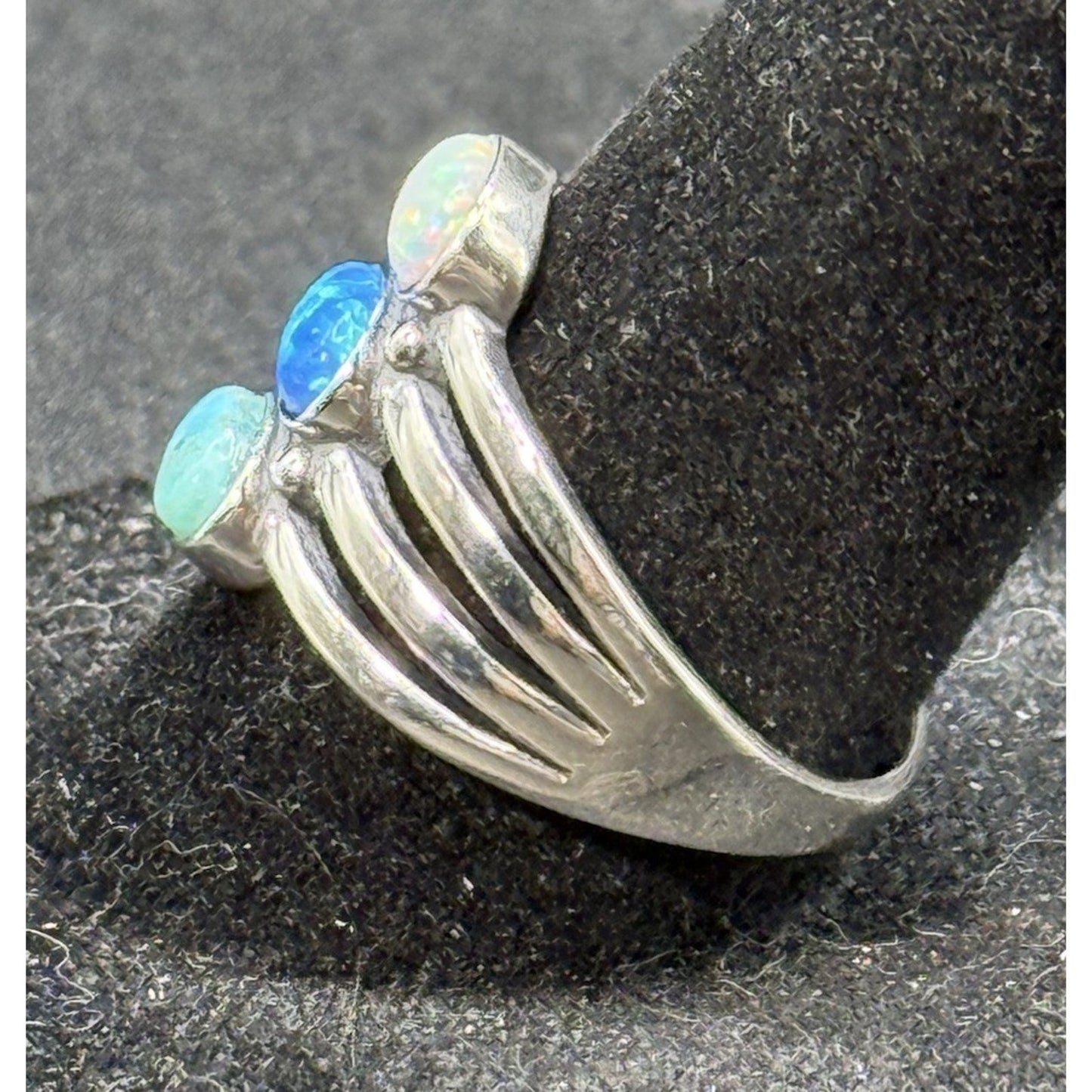 New Condition Sterling Silver Lab Opal Turquoise Split Ring Size 7.00
