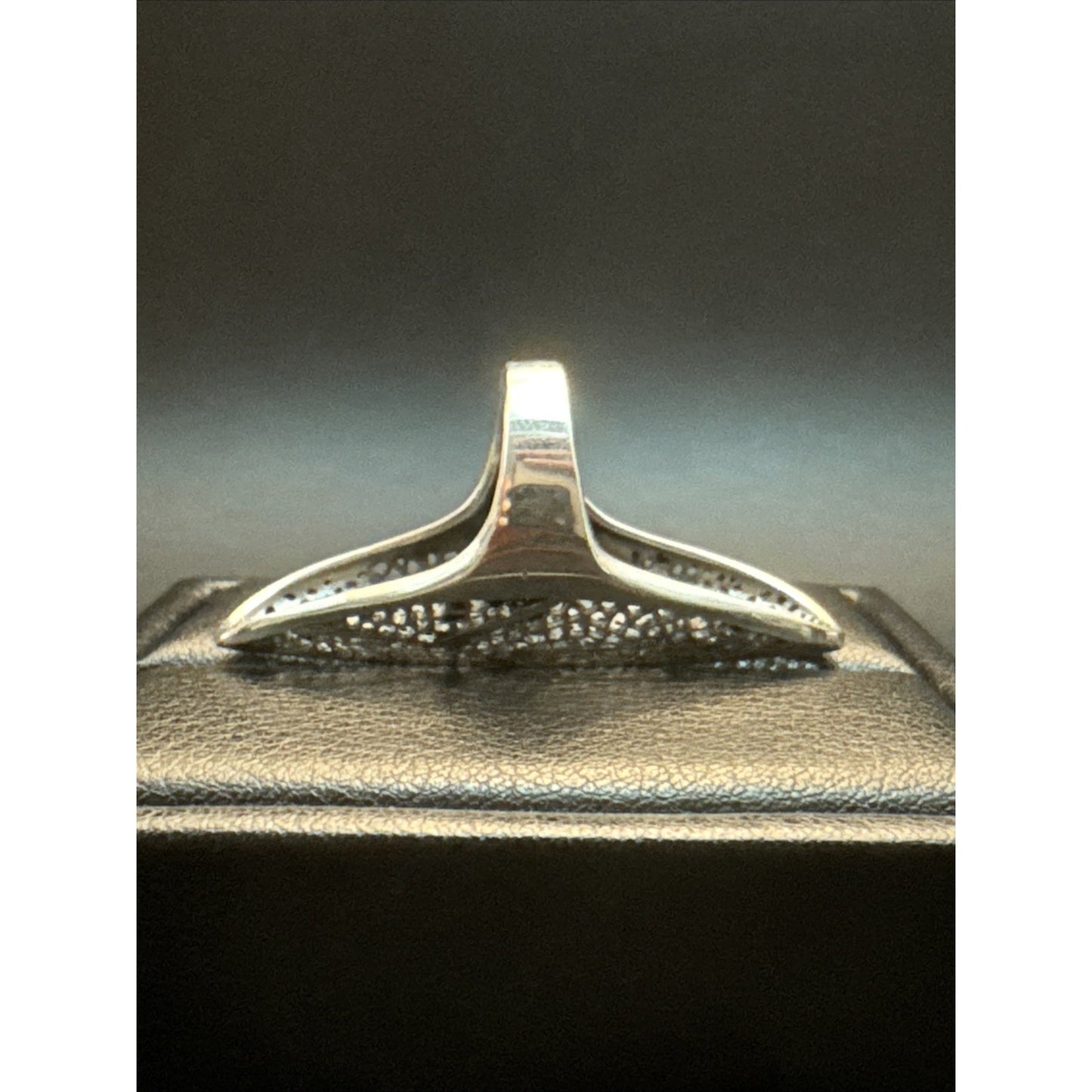 New Condition Sterling Silver 45mm Open Work Leaf Long 925 Size 7