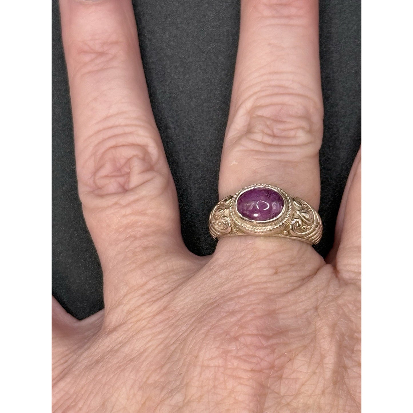 Excellent Used Condition Sterling Silver Star Ruby Ring Size 7.50 P19