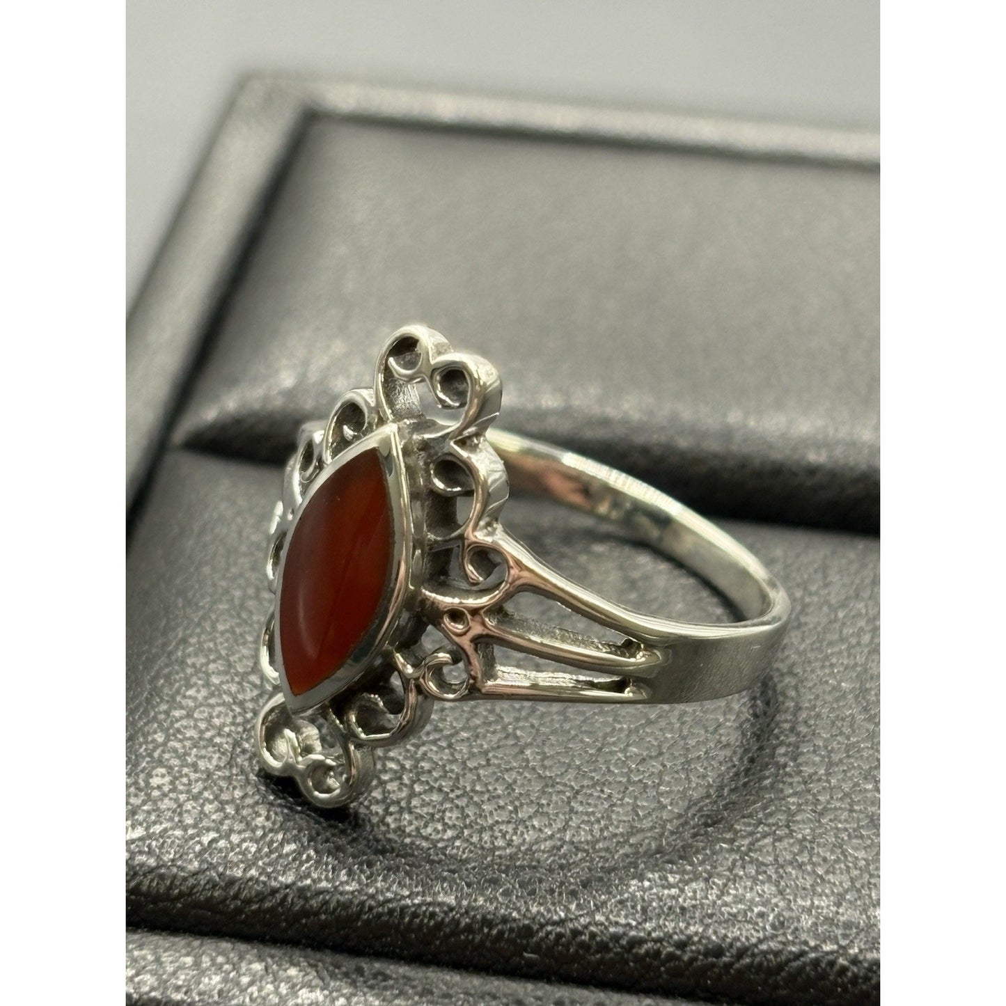 New Condition Sterling Silver Red Carnelian Scroll Ring Size 7
