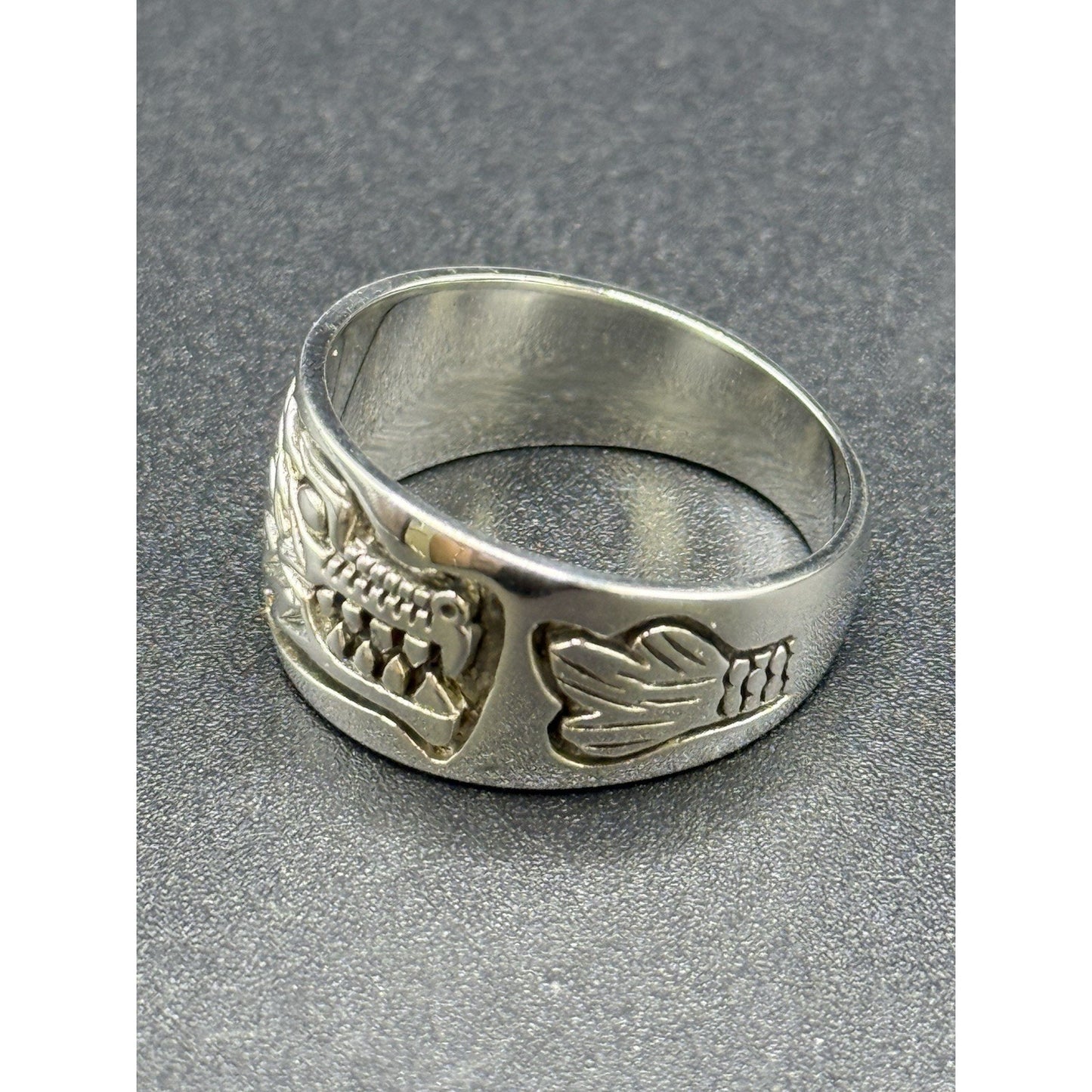 New Condition Sterling Silver Dragon Band Ring Size 10.00