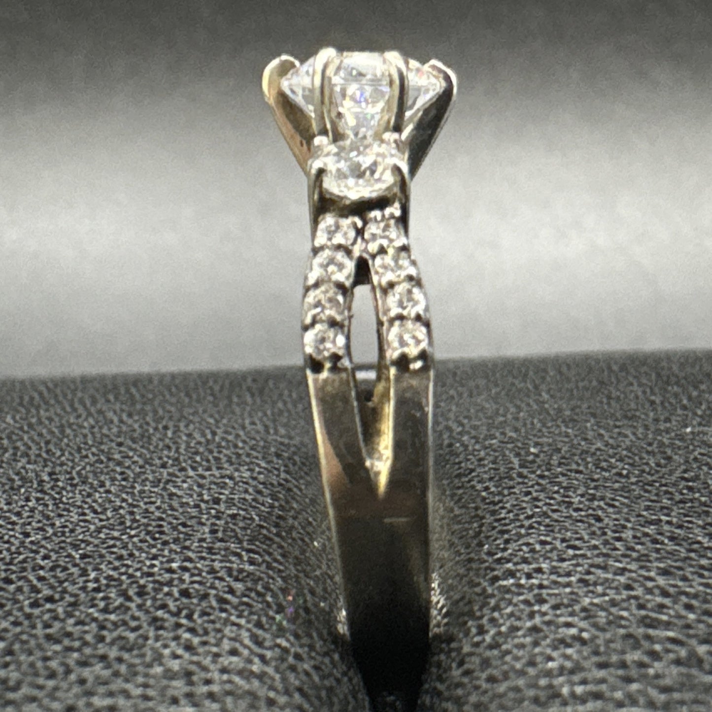EUC Sterling Silver CZ Split Shank Ring 925 Size 6.5 #8 P2