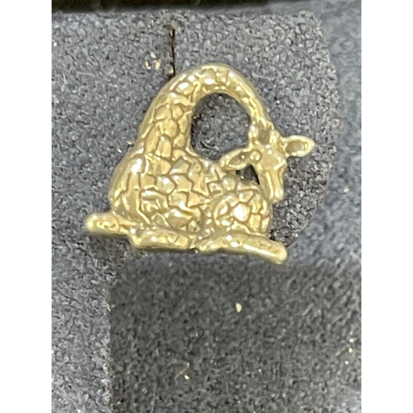 Adorable Giraffe Laying Down Sterling Silver Stud Earrings 925 P20