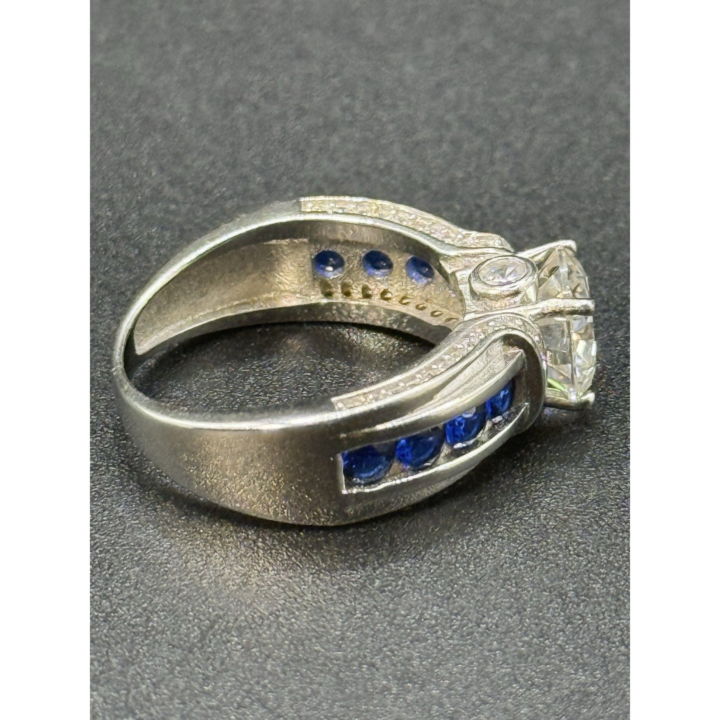 New Condition Sterling Silver Moissanite Blue Cubic Zirconia Ring Size 6.75 GRA