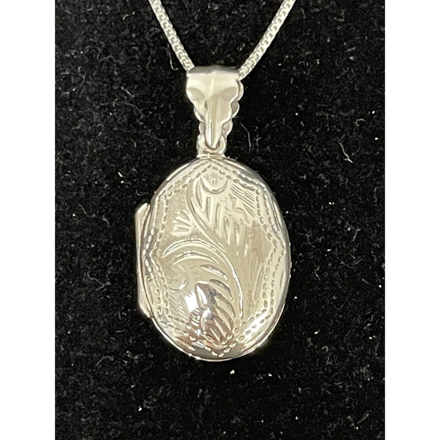 20” Sterling Silver Floral Locket Pendant Necklace 23x19MM New Condition