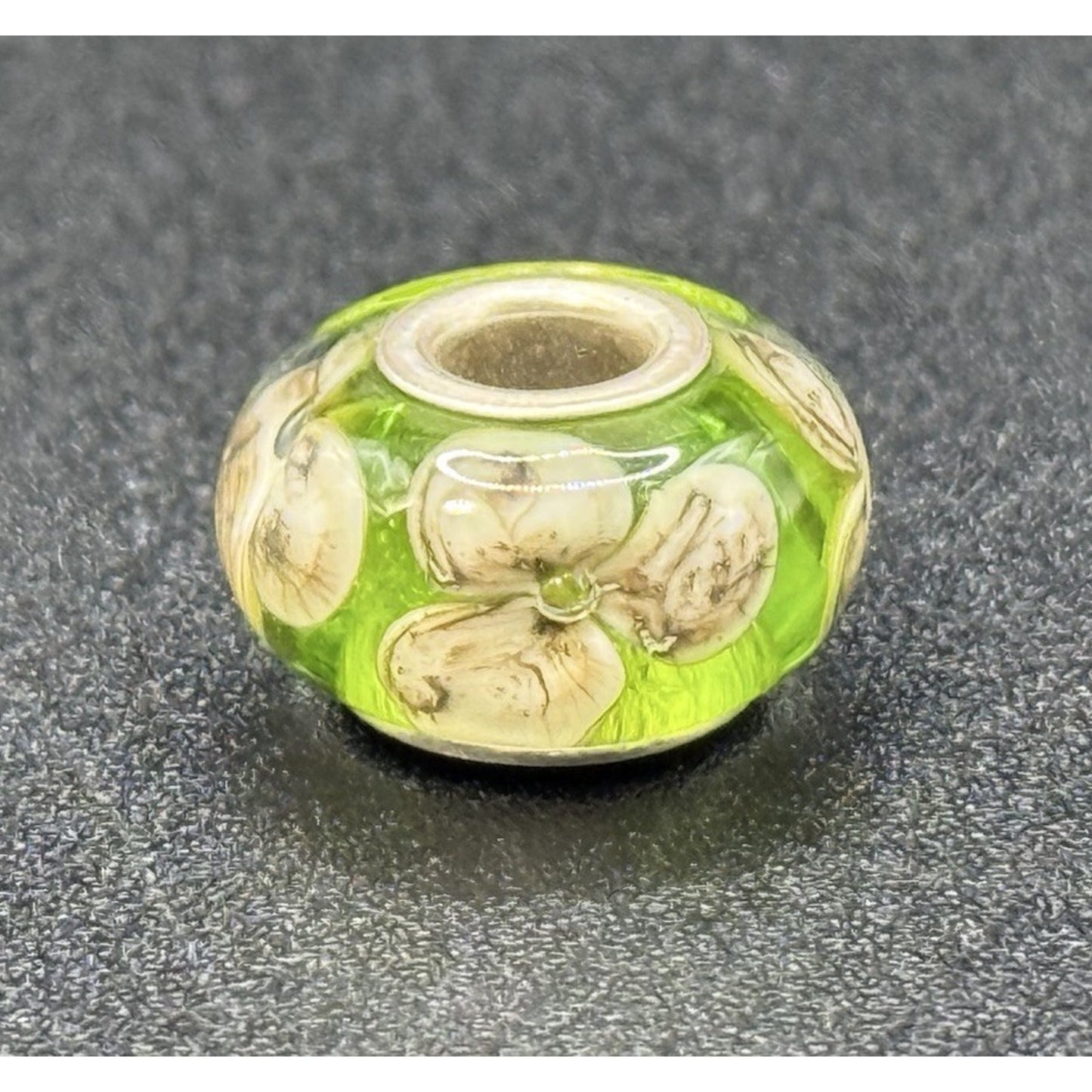 Camilla Sterling Silver Green& White Flower Murano Glass Charm P18