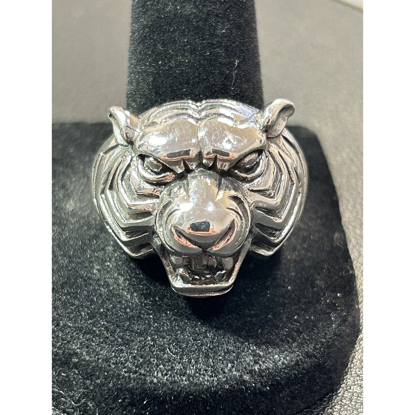 New Condition Sterling Silver 3D Tiger Head Ring Size 10.00