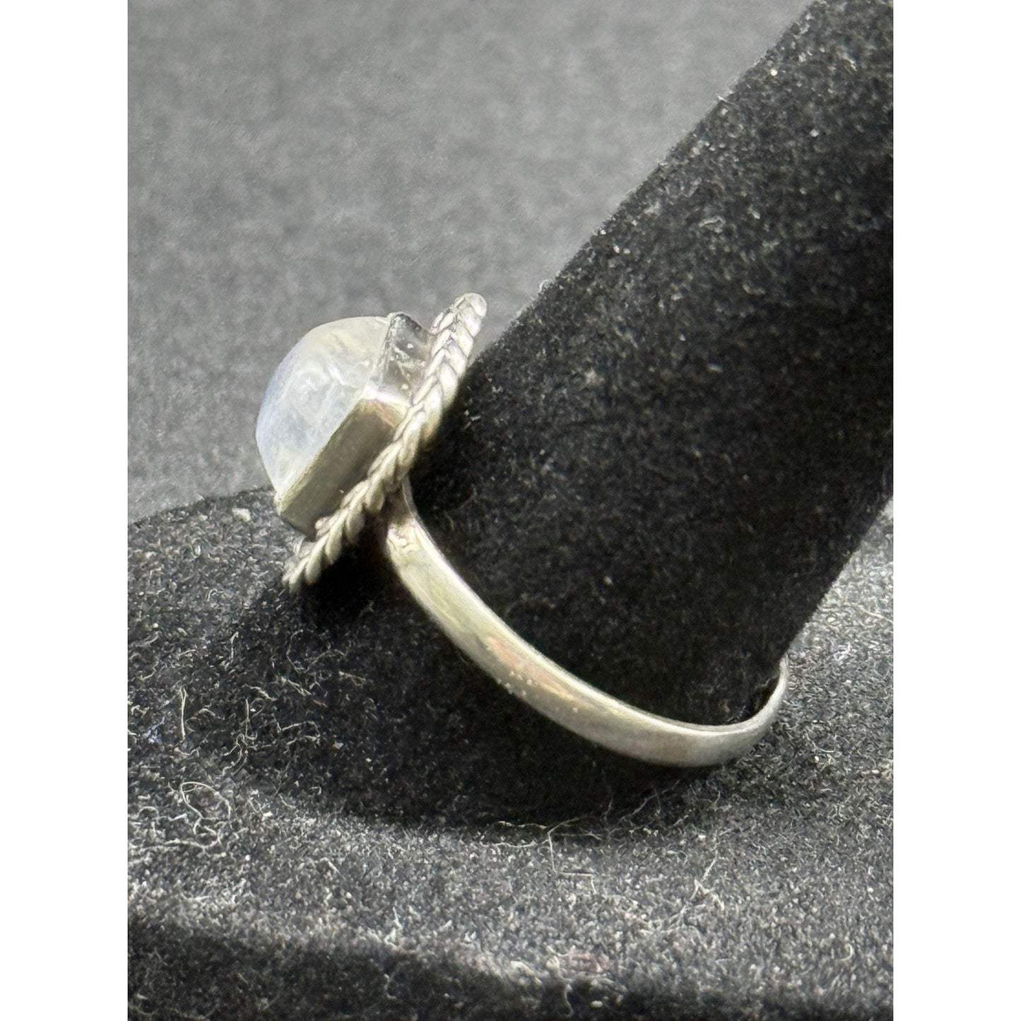 EUC Sterling Silver Square Genuine Moonstone Ring Size 7.00 P18