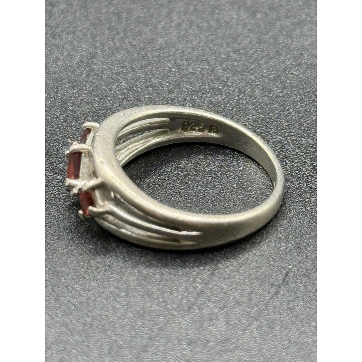 Vintage Sterling Silver Garnet Ring Size 7.50 925 P5