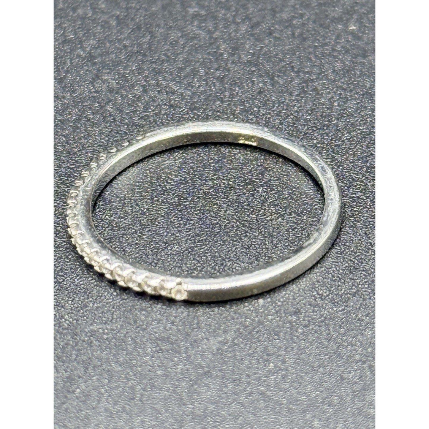 Sterling Silver Cubic Zirconia Thin Band Ring Size 6.50 Q7