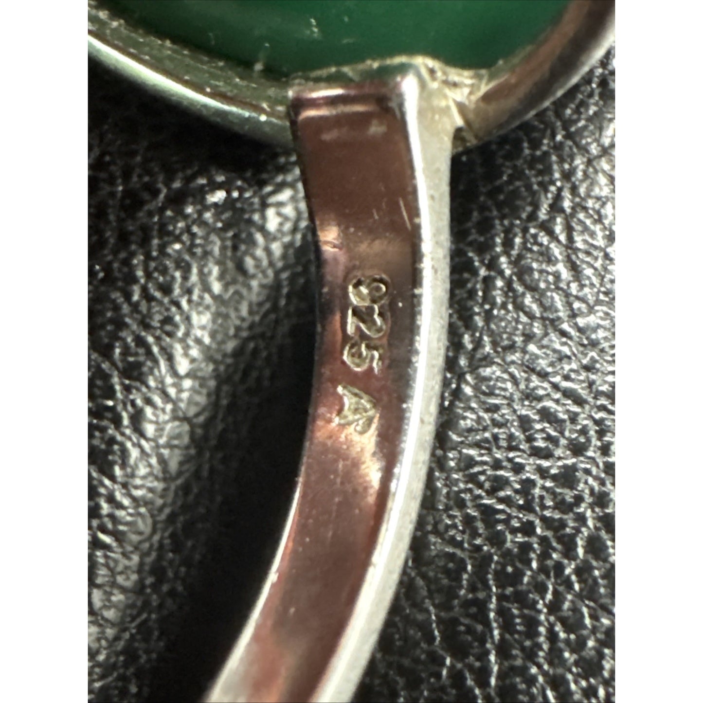 EUC Sterling Silver Green Chalcedony Pear Ring Size 9.75 U2