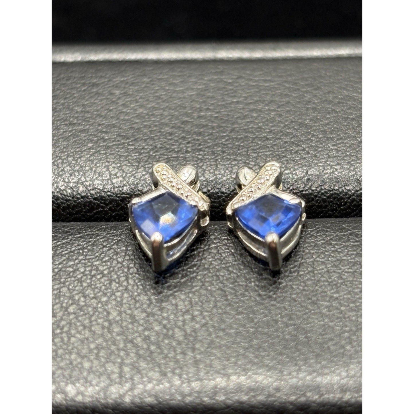 Sterling Silver Blue Cubic Zirconia Stud Earrings 925 W25