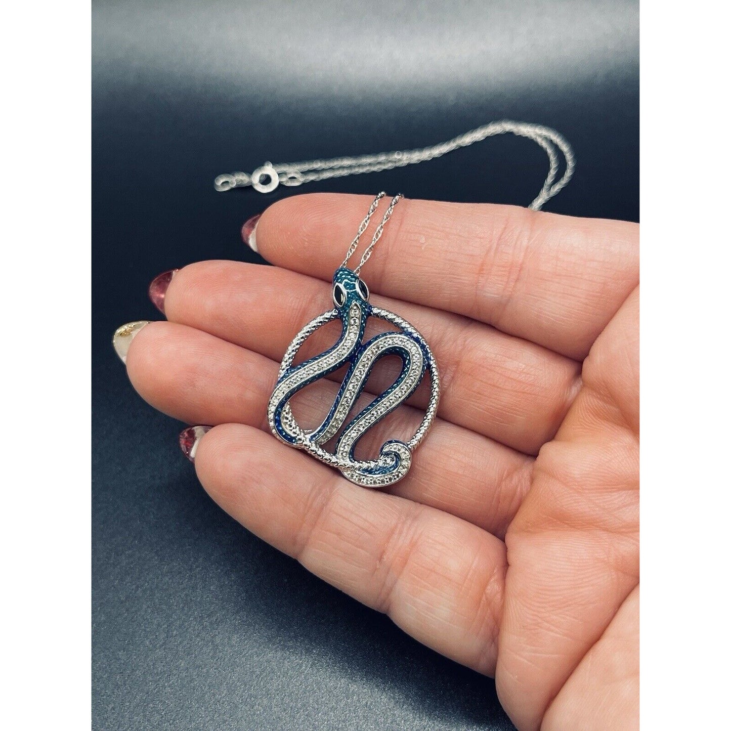 18” New Condition White Sapphire SS Enamel Snake Pendant Necklace L19