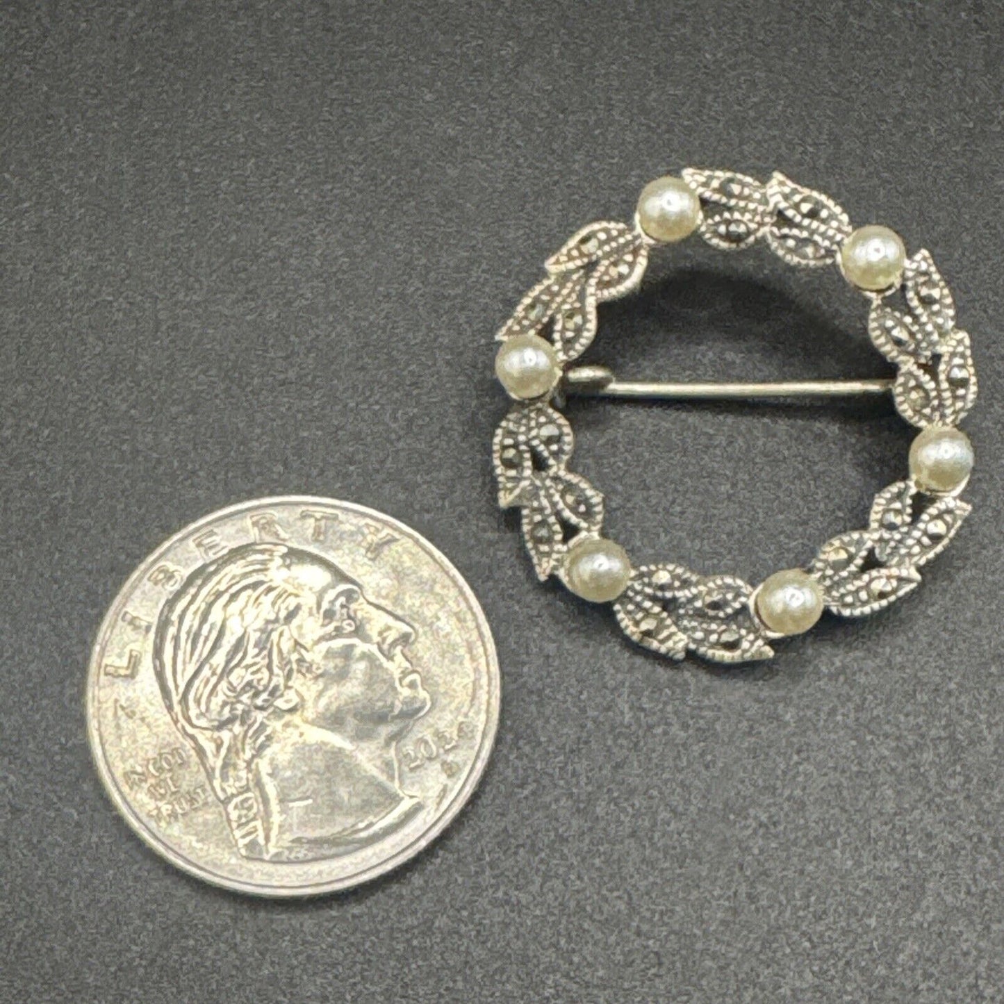 Vintage Sterling Silver Genuine Pearl Marcasite Wreath Brooch Pin 925 N1